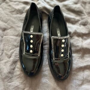 Opening Ceremony Leah Leather Faux Pearl Embellished Loafer EU 35 (us 4)